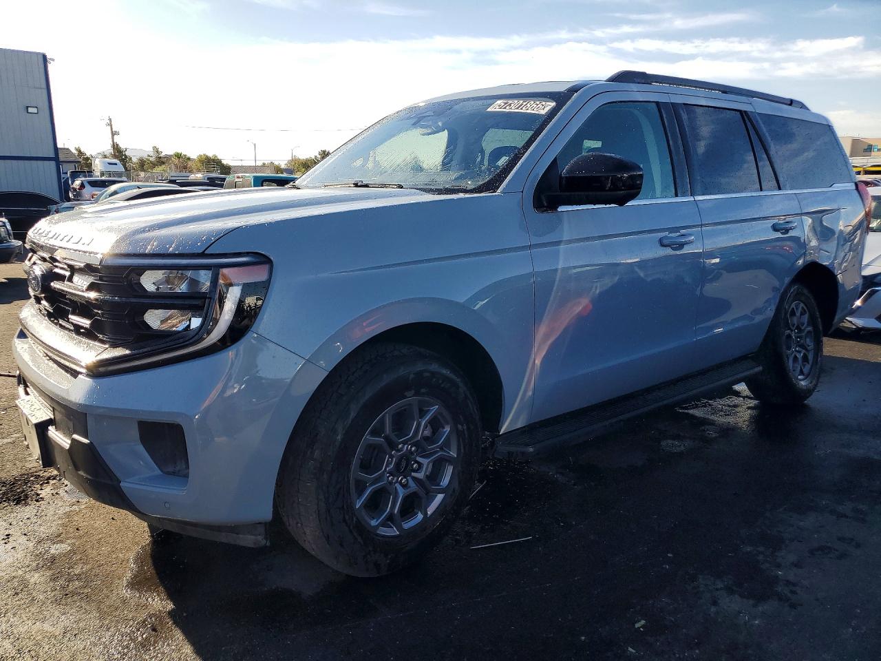 Salvage Ford Expedition Image