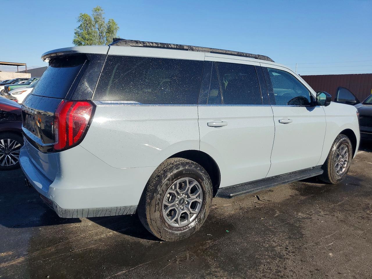 Ford Expedition Active