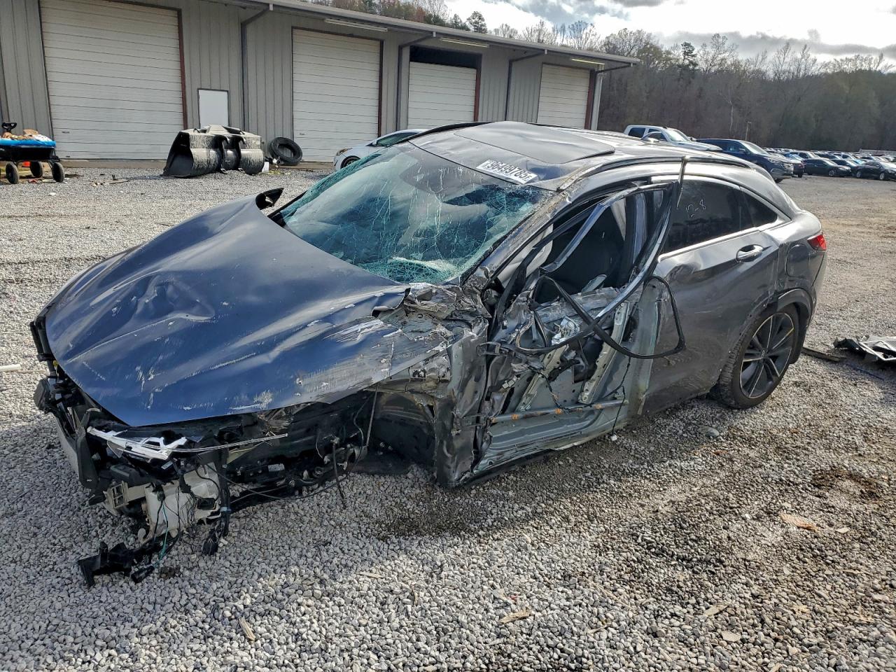 Salvage INFINITI Qx Image