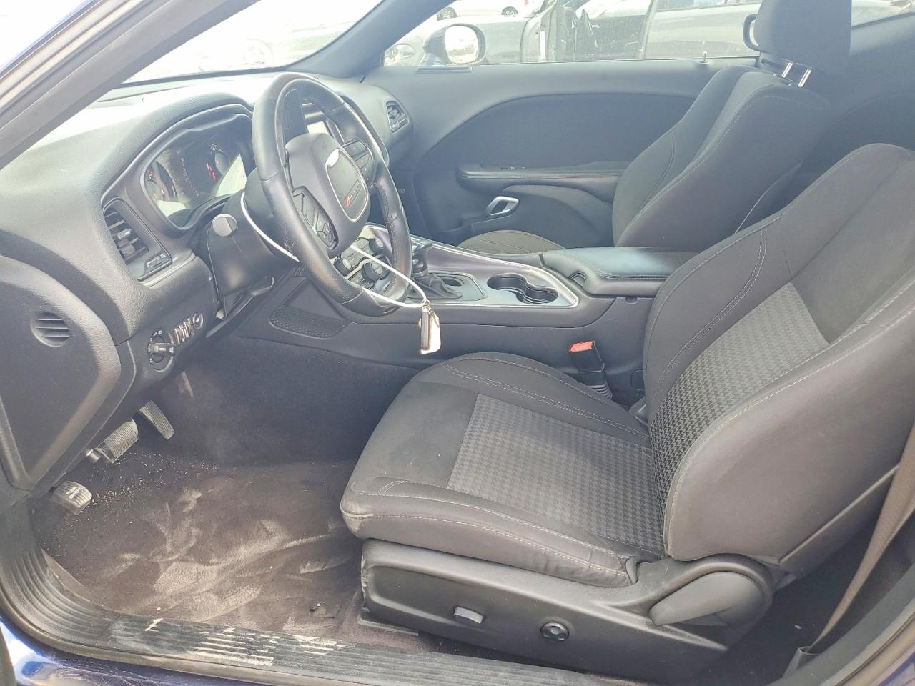 Dodge Challenger Sxt
