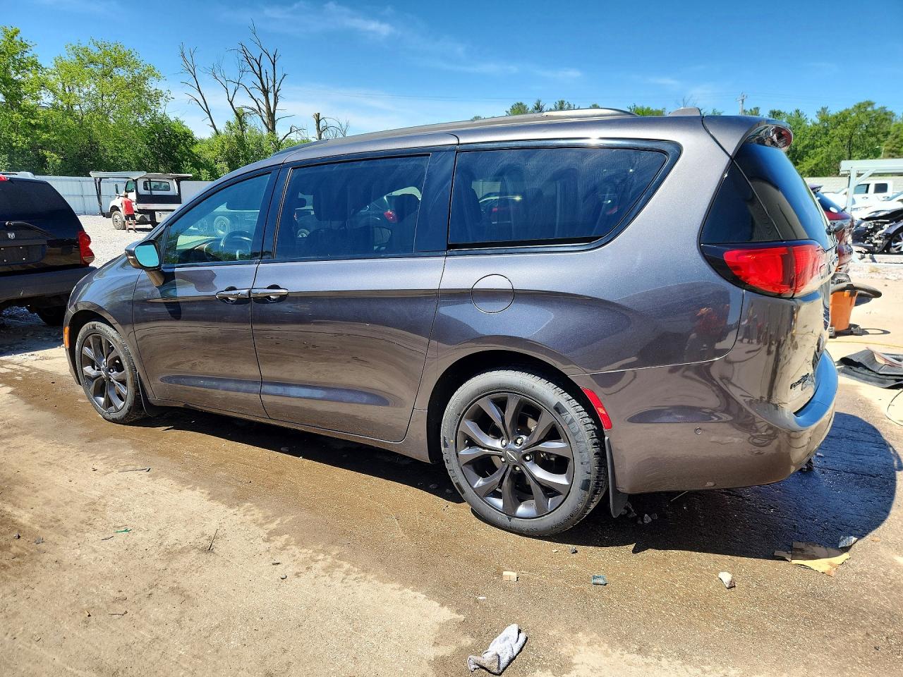 Chrysler Pacifica Limited