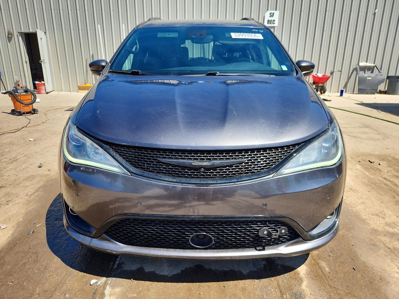 Chrysler Pacifica Limited
