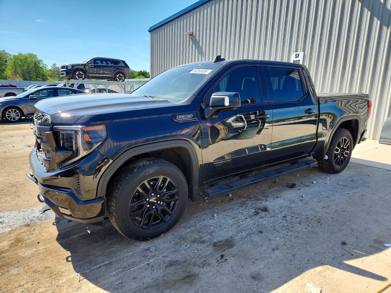 Salvage GMC Sierra Image