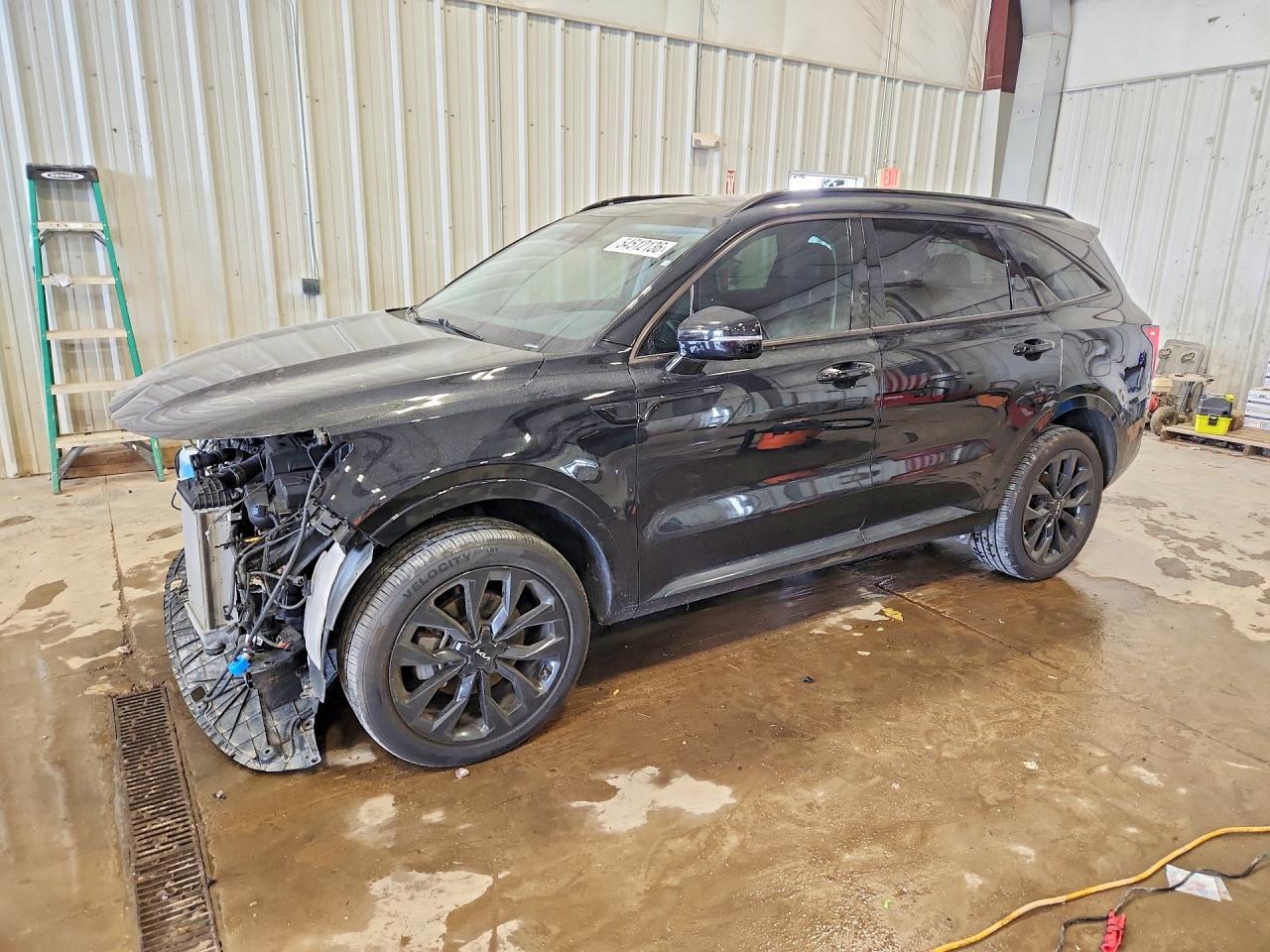 Salvage Kia Sorento Image