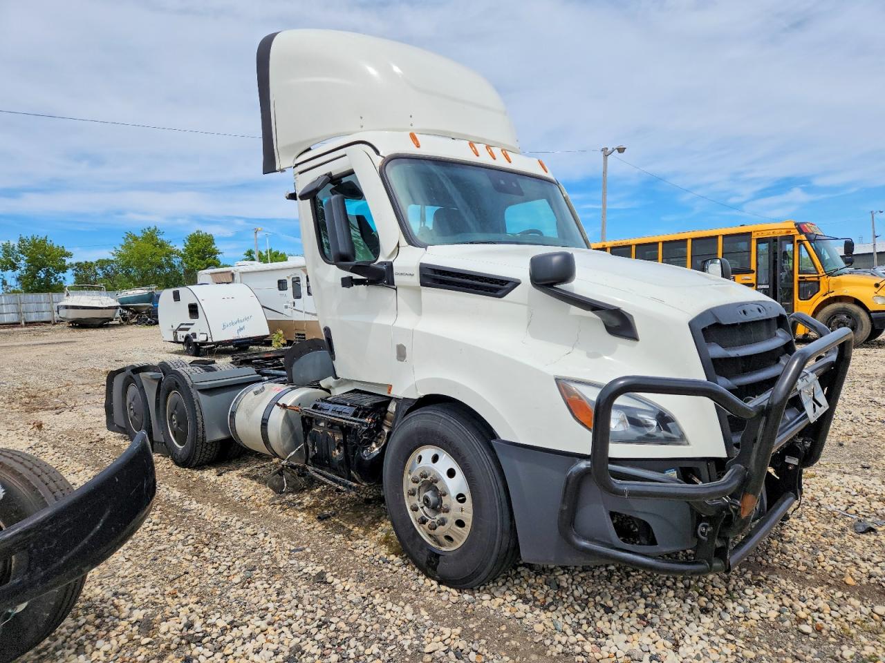 Salvage Freightliner Cascadia 126 Image