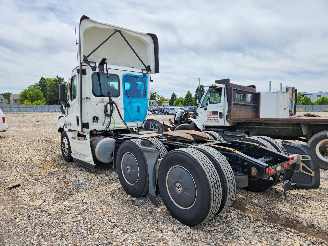 Freightliner Cascadia 126