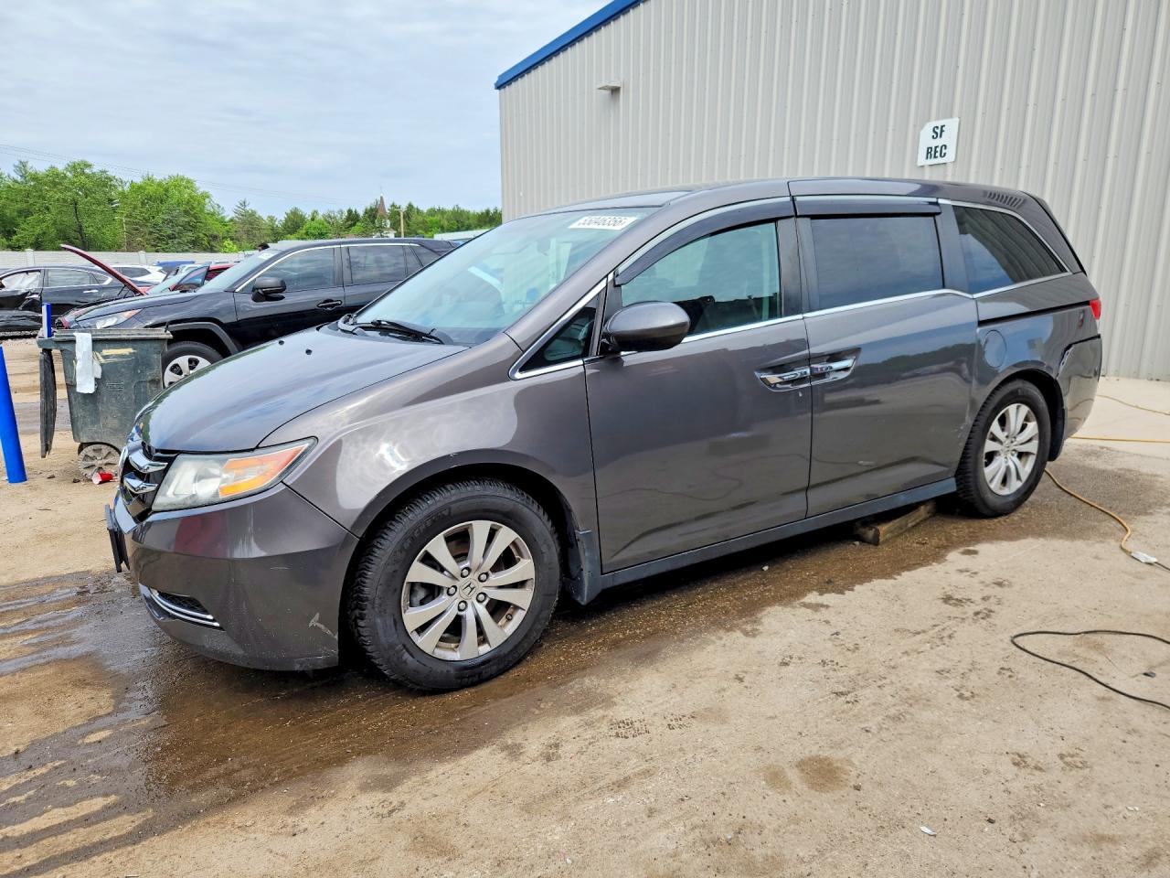 Salvage Honda Odyssey Image