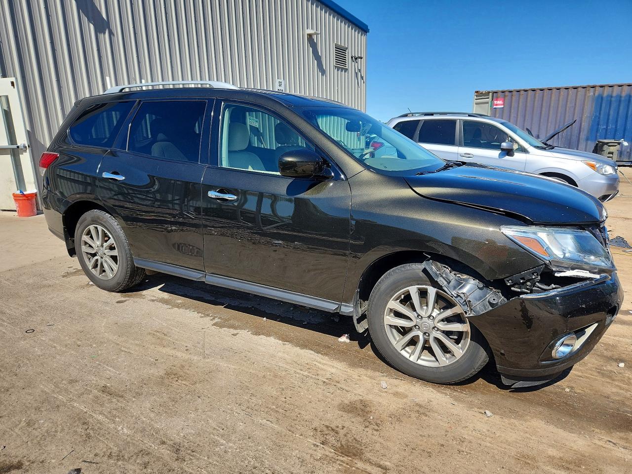 Nissan Pathfinder Sv