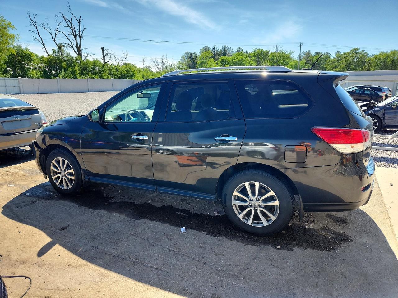 Nissan Pathfinder Sv