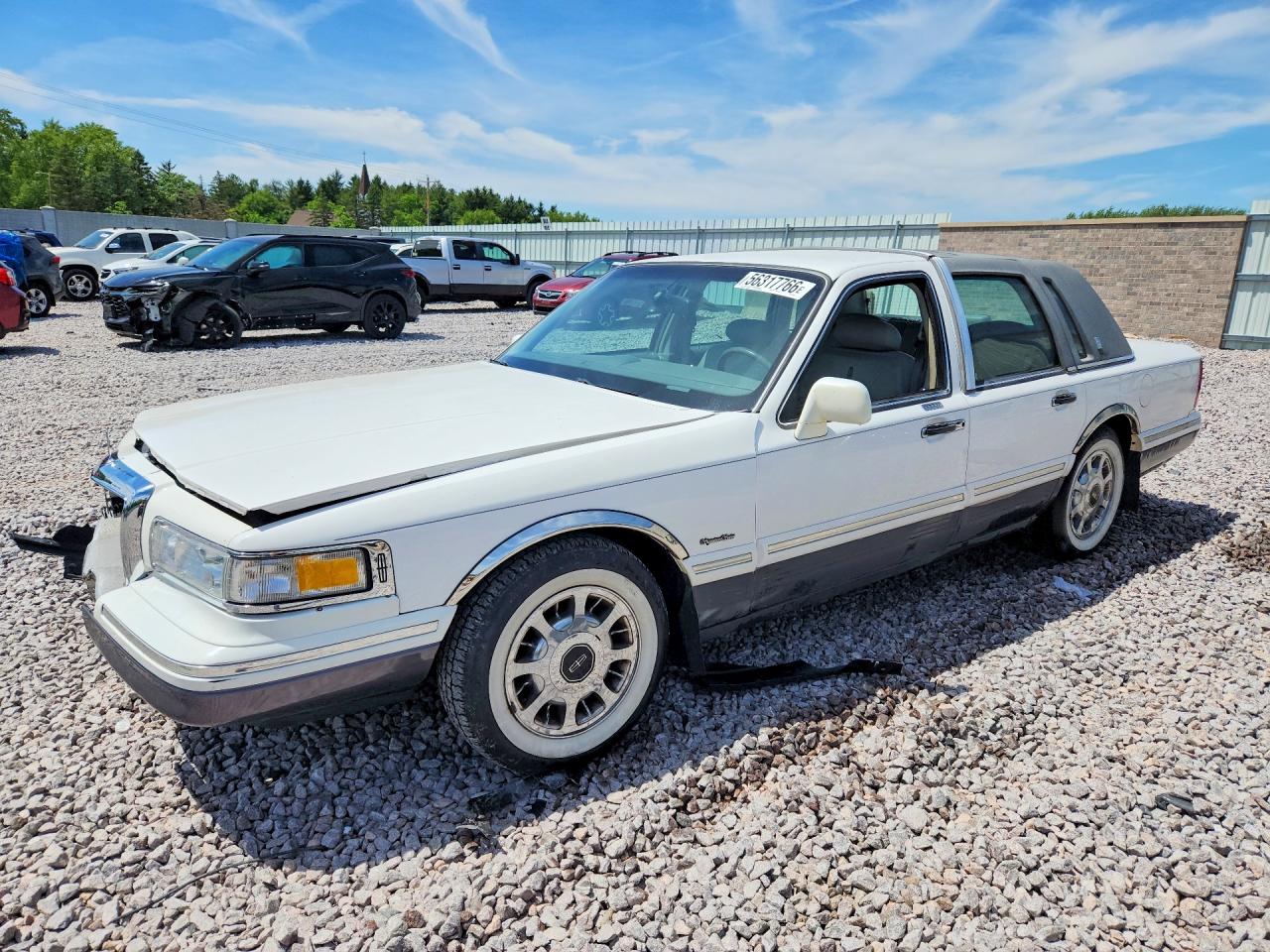 Salvage Lincoln Towncar Image