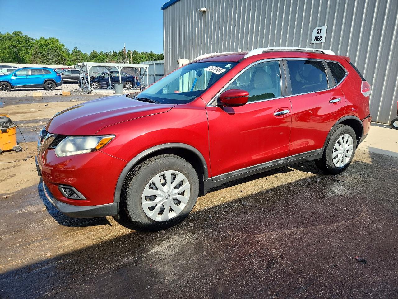 Salvage Nissan Rogue Image