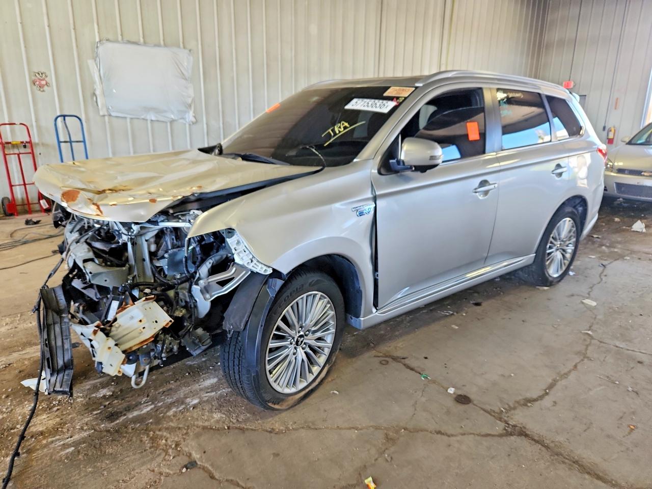 Salvage Mitsubishi Outlander Image