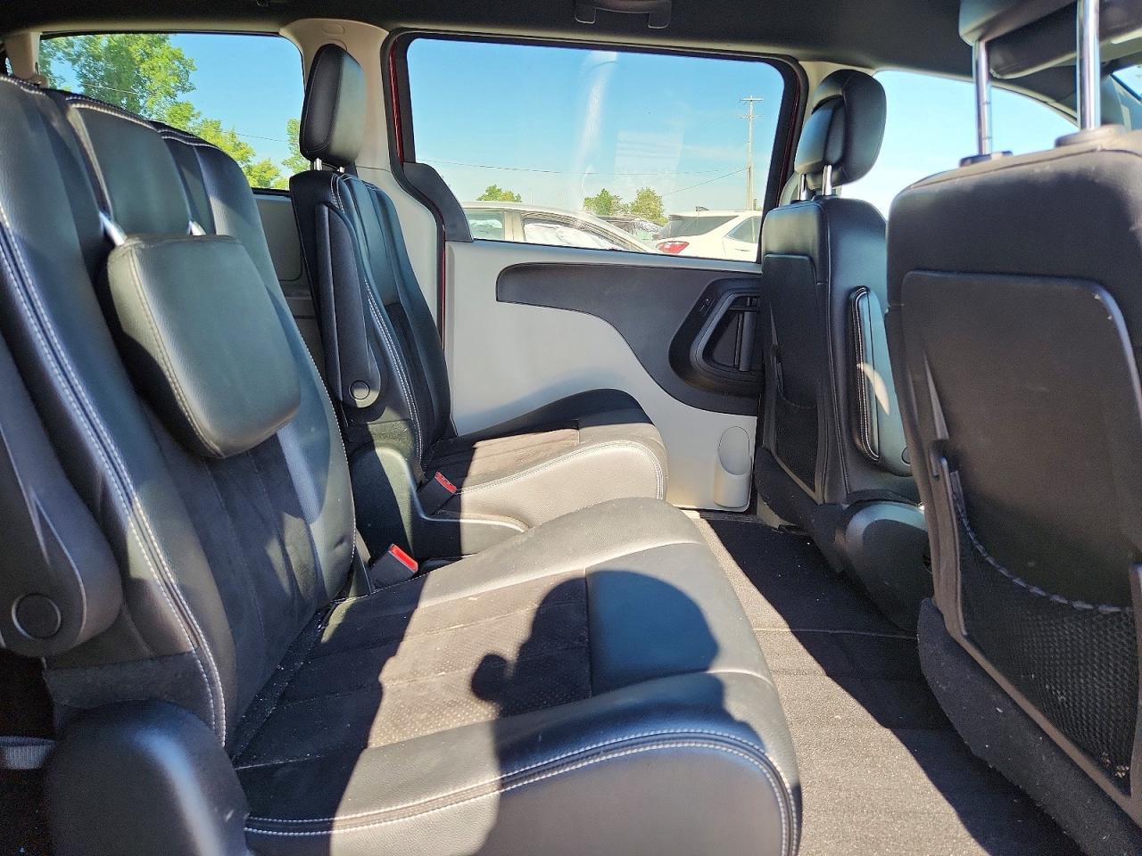 Dodge Caravan Sxt