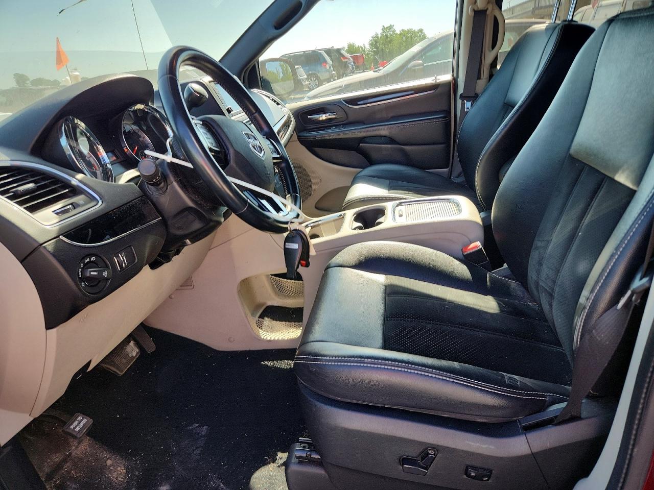 Dodge Caravan Sxt
