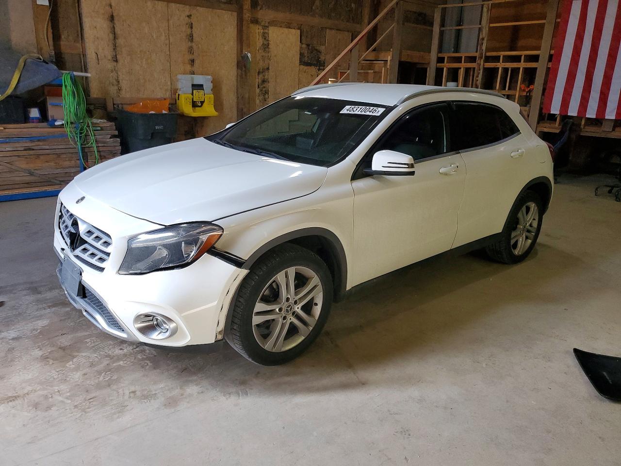 Salvage Mercedes-Benz GLA Image