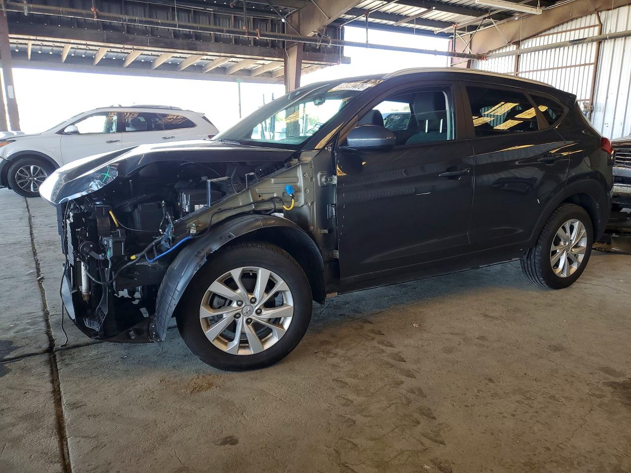 Salvage Hyundai TUCSON Image