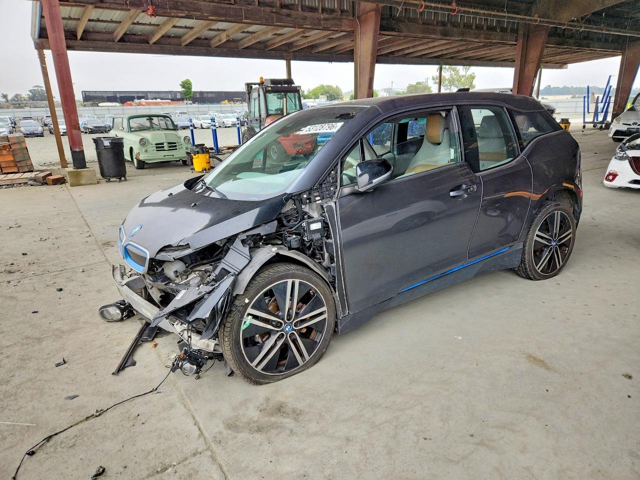 Salvage BMW i-Series Image