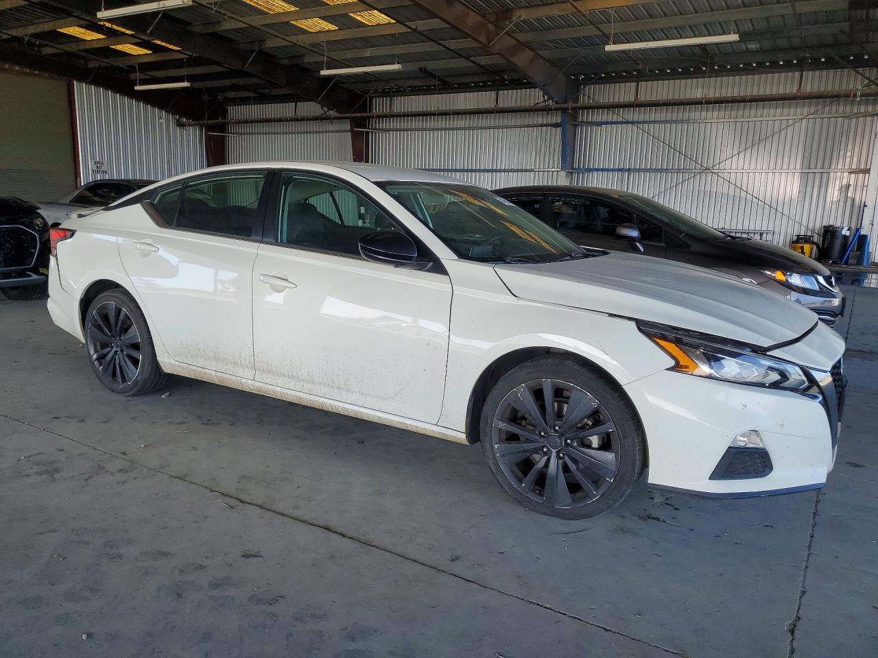 Nissan Altima Sr