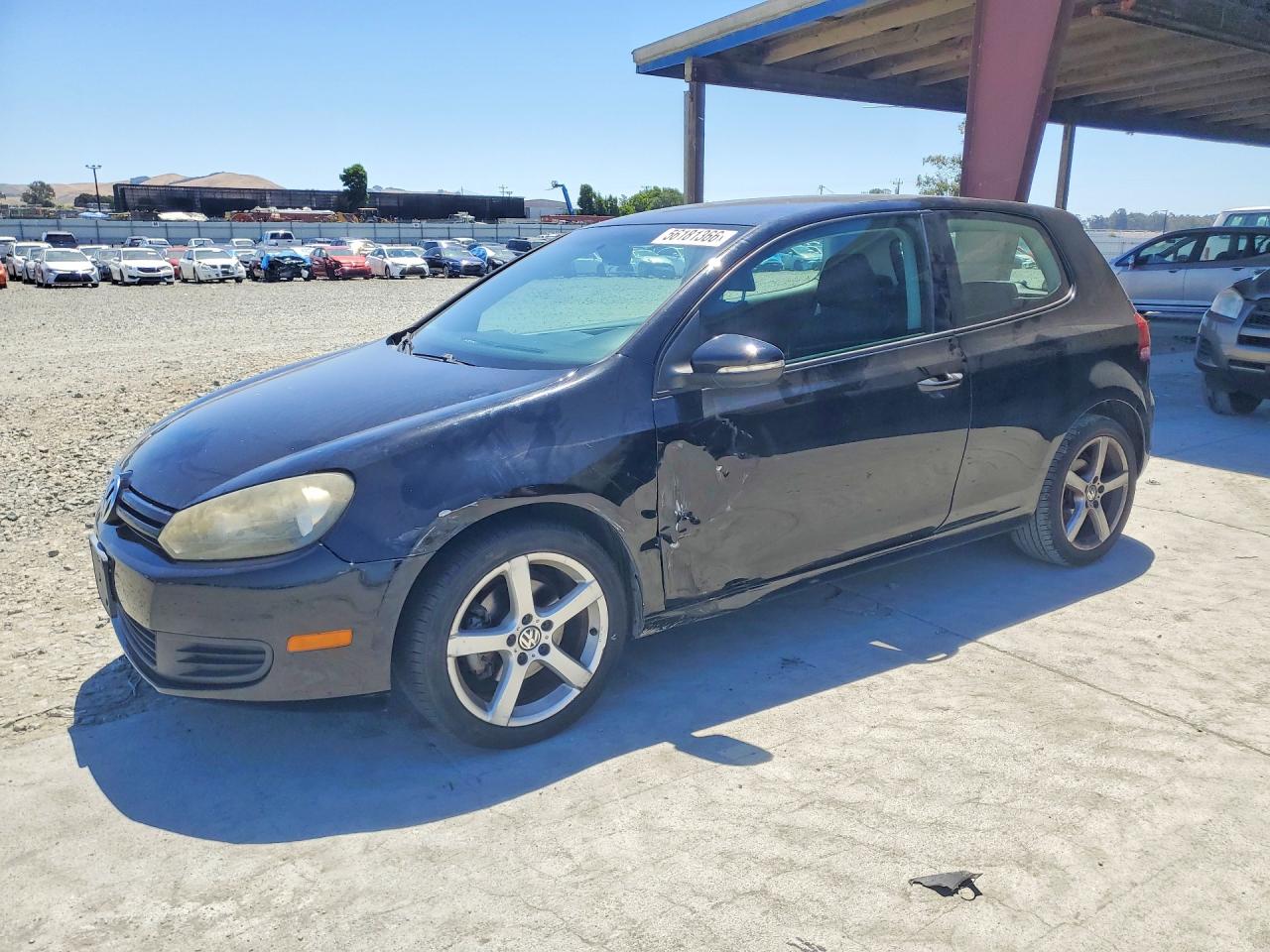 Salvage Volkswagen Golf Image