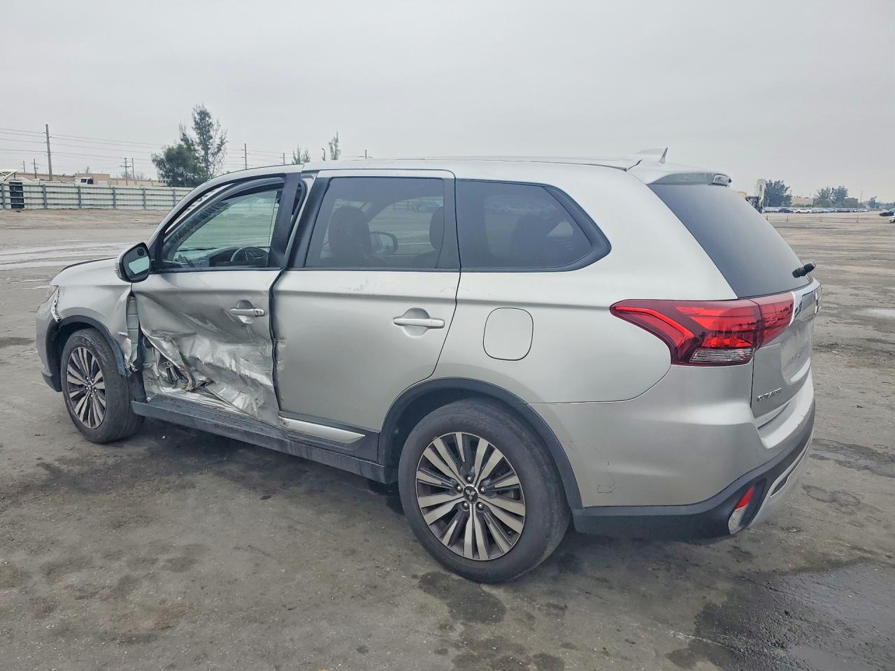 Mitsubishi Outlander Se
