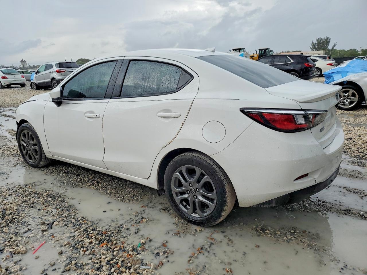 Toyota Yaris Le