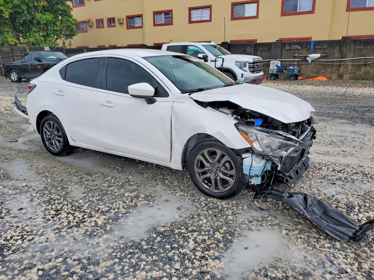 Toyota Yaris Le