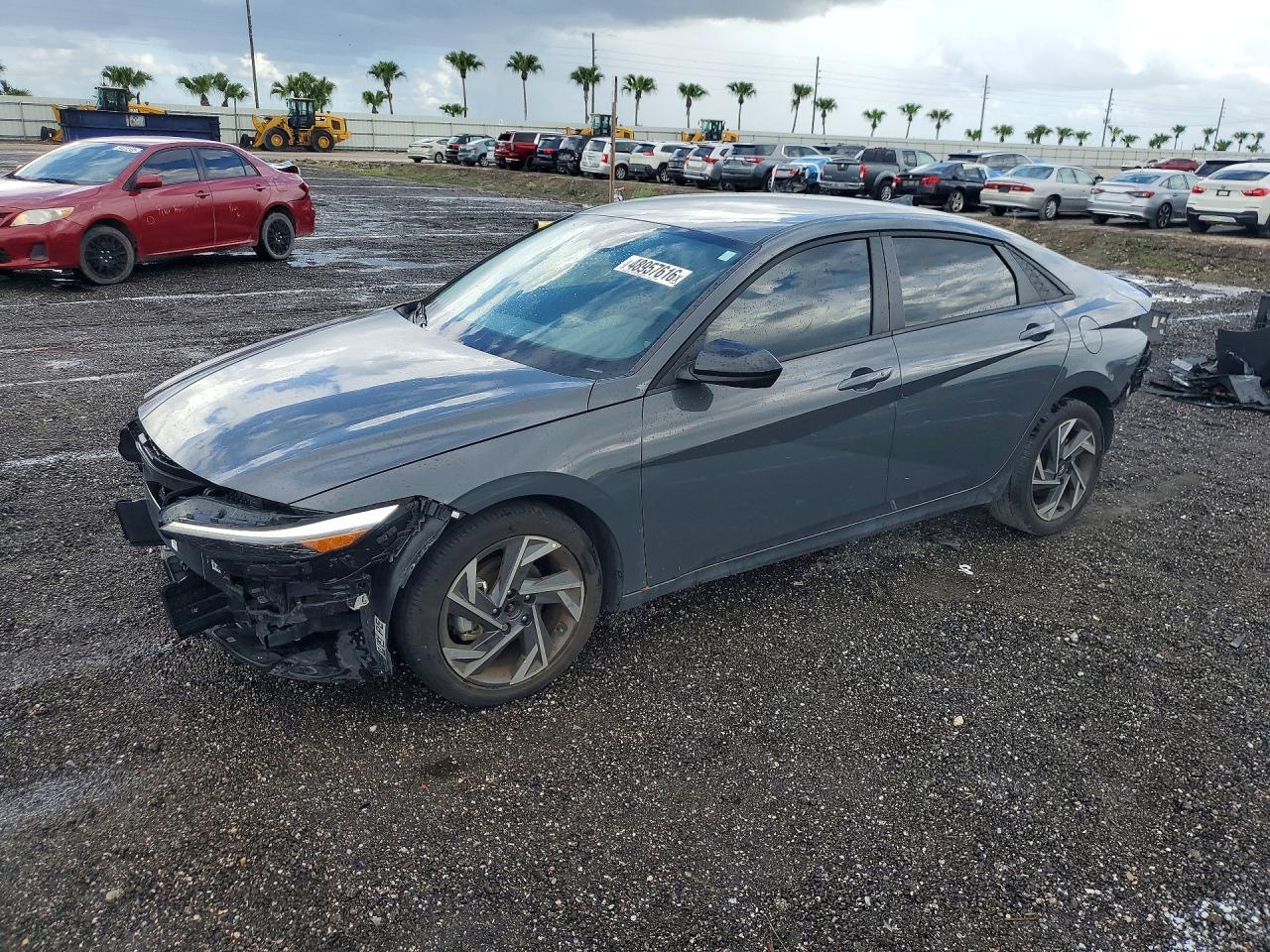 Salvage Hyundai ELANTRA Image