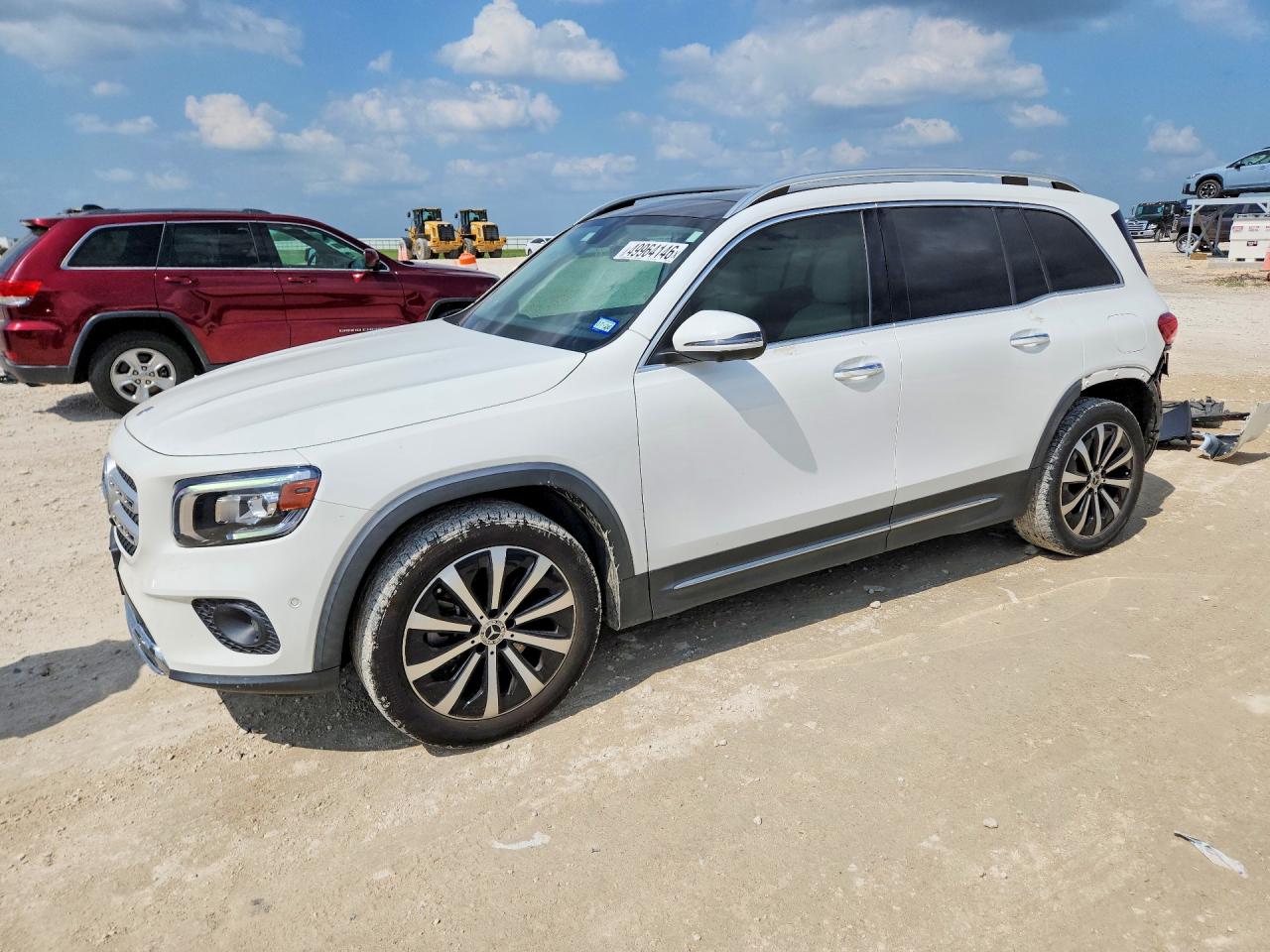 Salvage Mercedes-Benz GLB Image