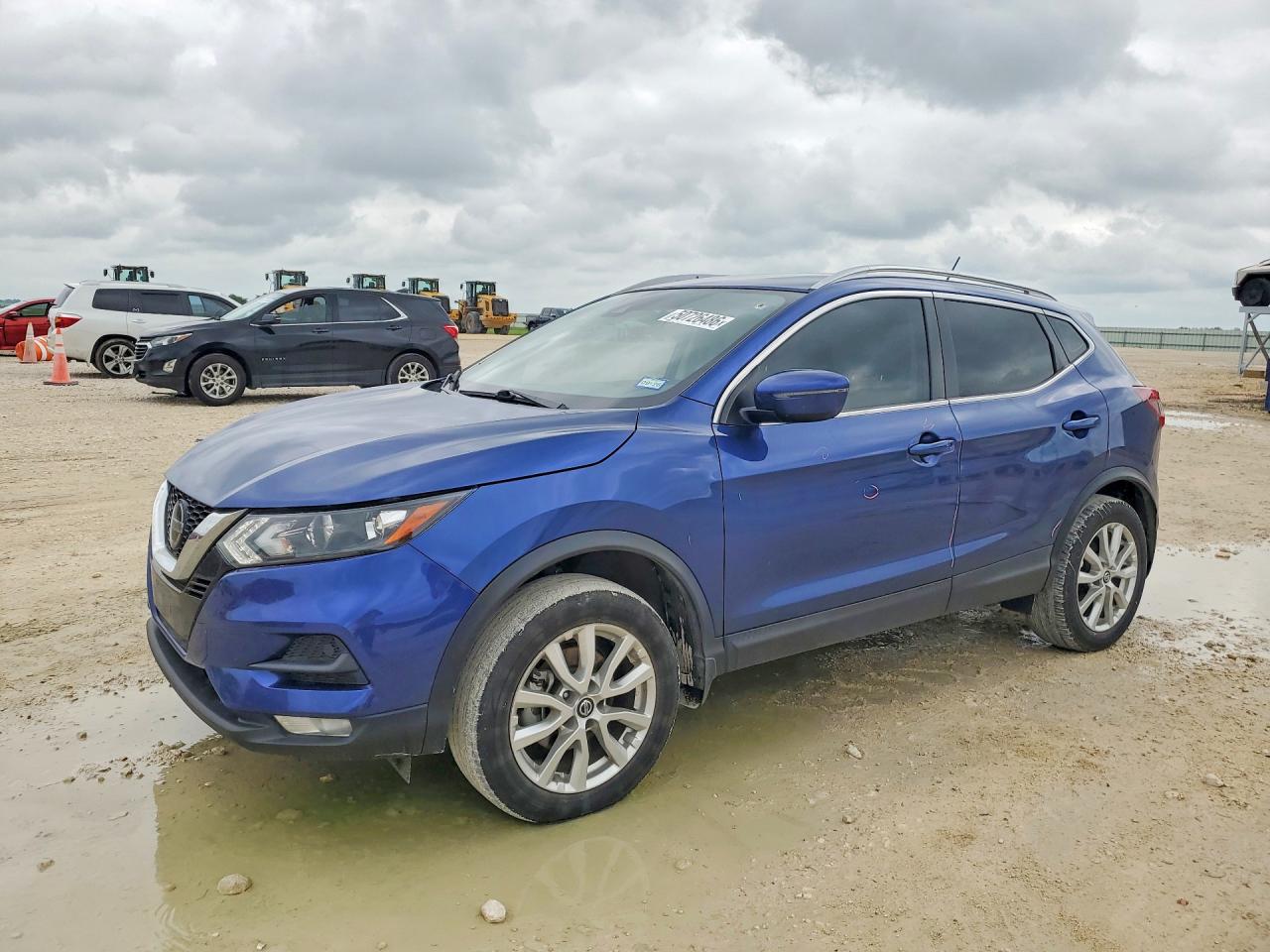 Salvage Nissan Rogue Image