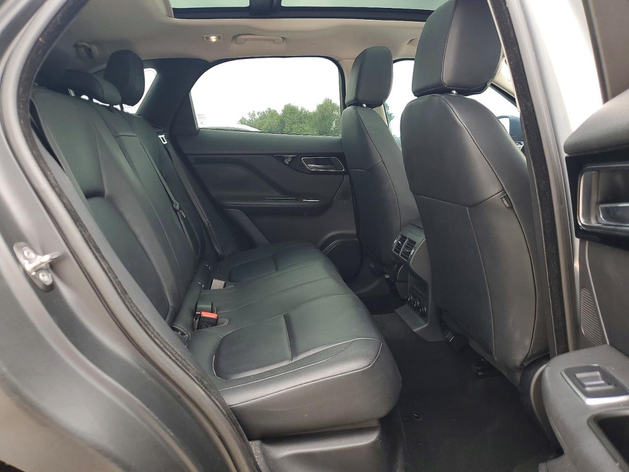 Jaguar F-PACE Premium