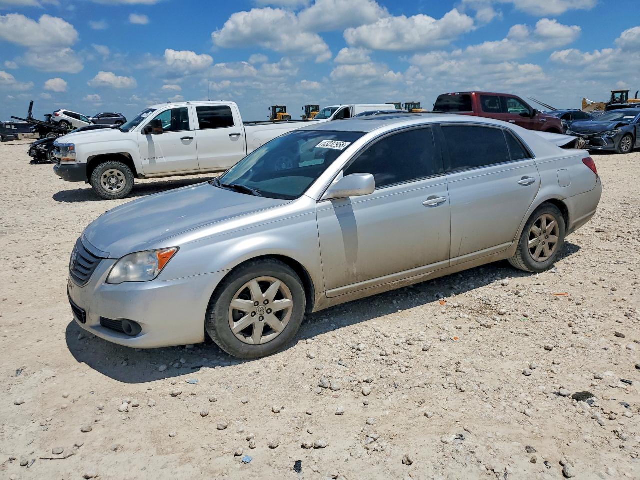 Salvage Toyota Avalon Image