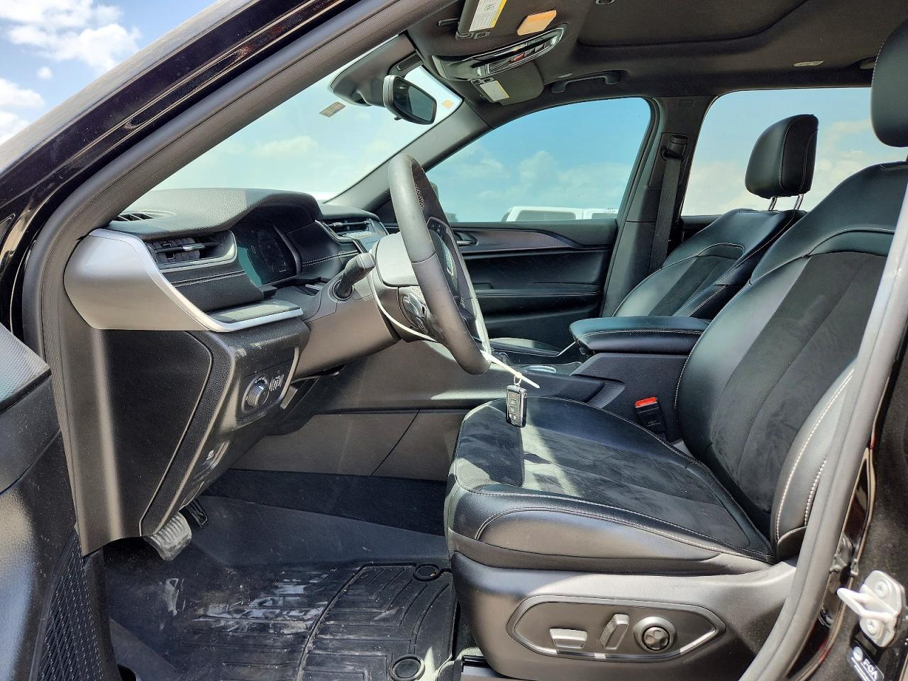 Jeep Grand Cherokee L Laredo