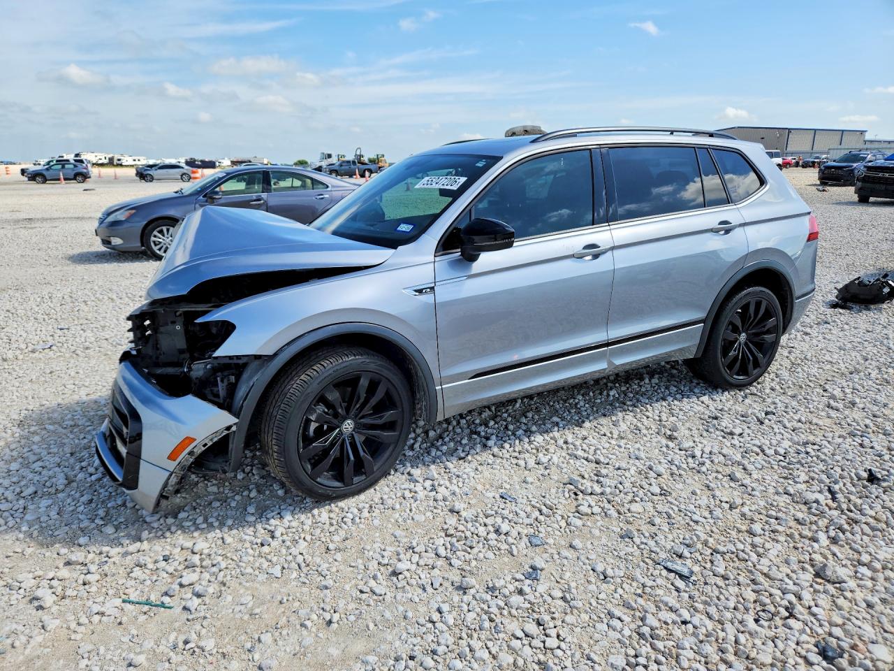 Salvage Volkswagen Tiguan Image