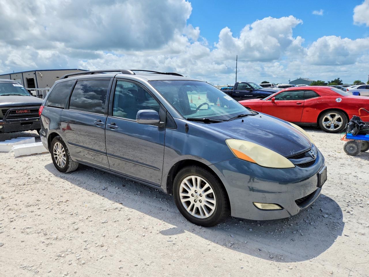 Toyota Sienna Xle