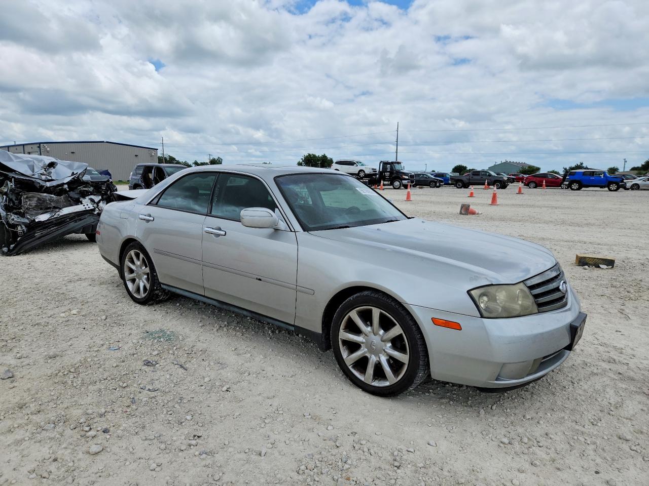 INFINITI M45 Base