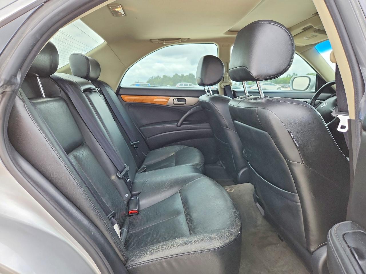 INFINITI M45 Base