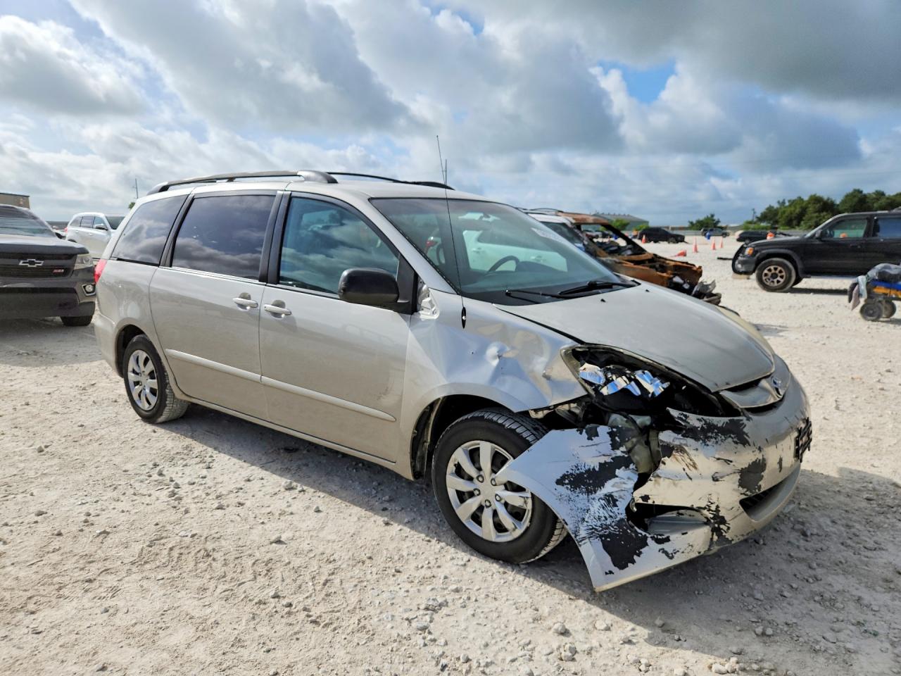 Toyota Sienna Le 8-passenger