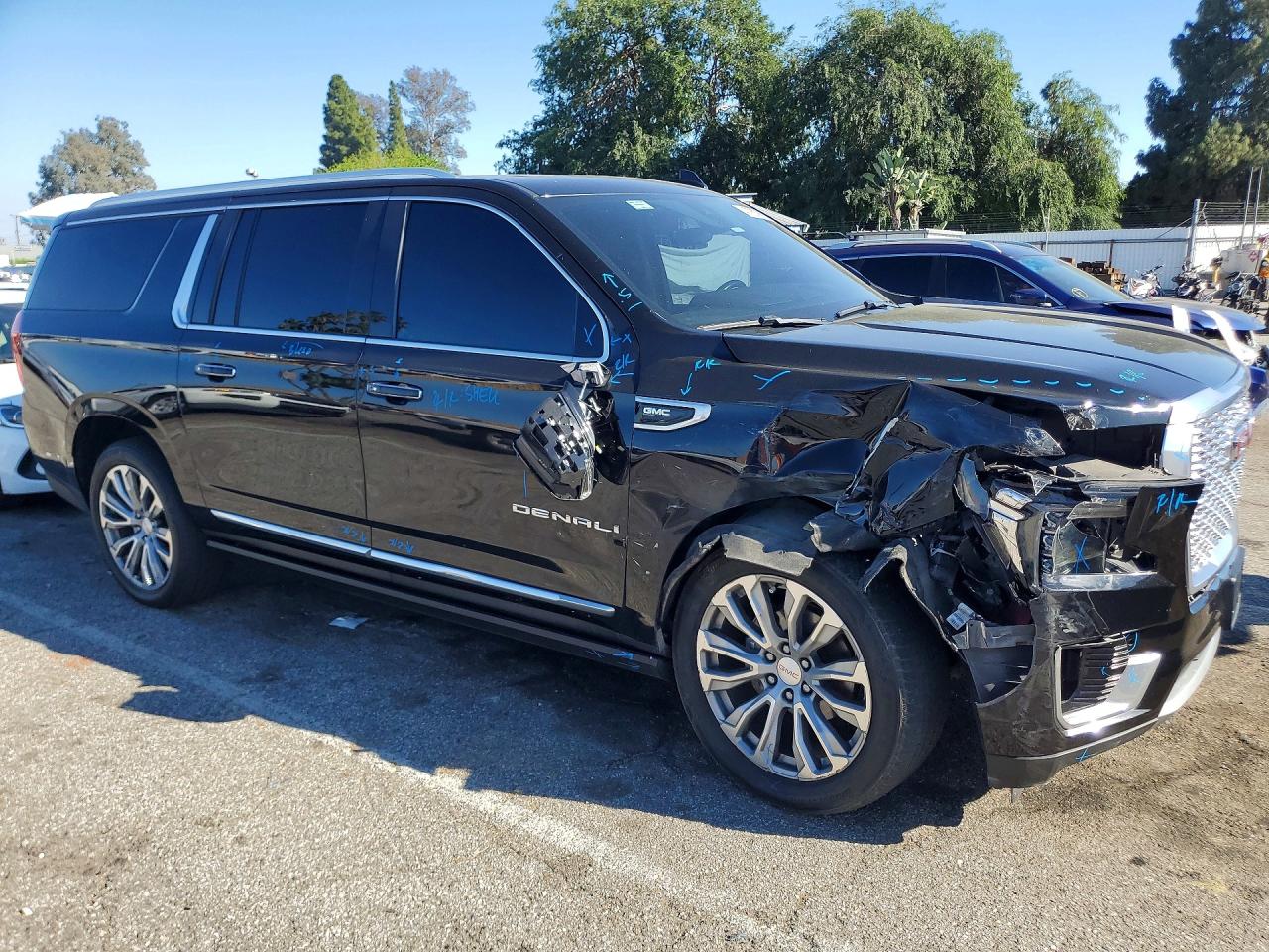GMC Yukon Denali