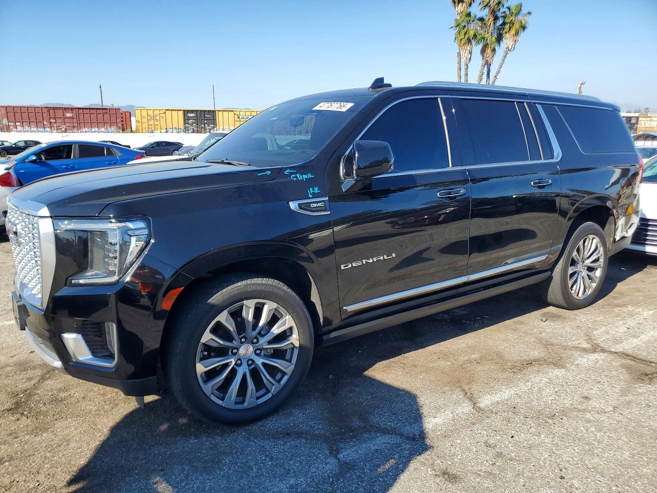 Salvage GMC Yukon Image
