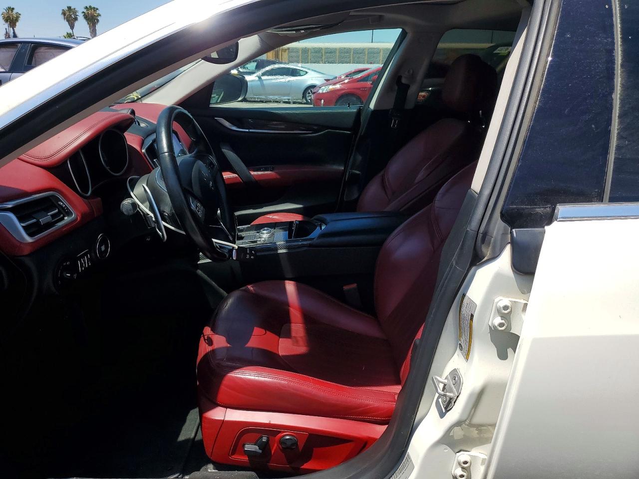 Maserati Ghibli Luxury