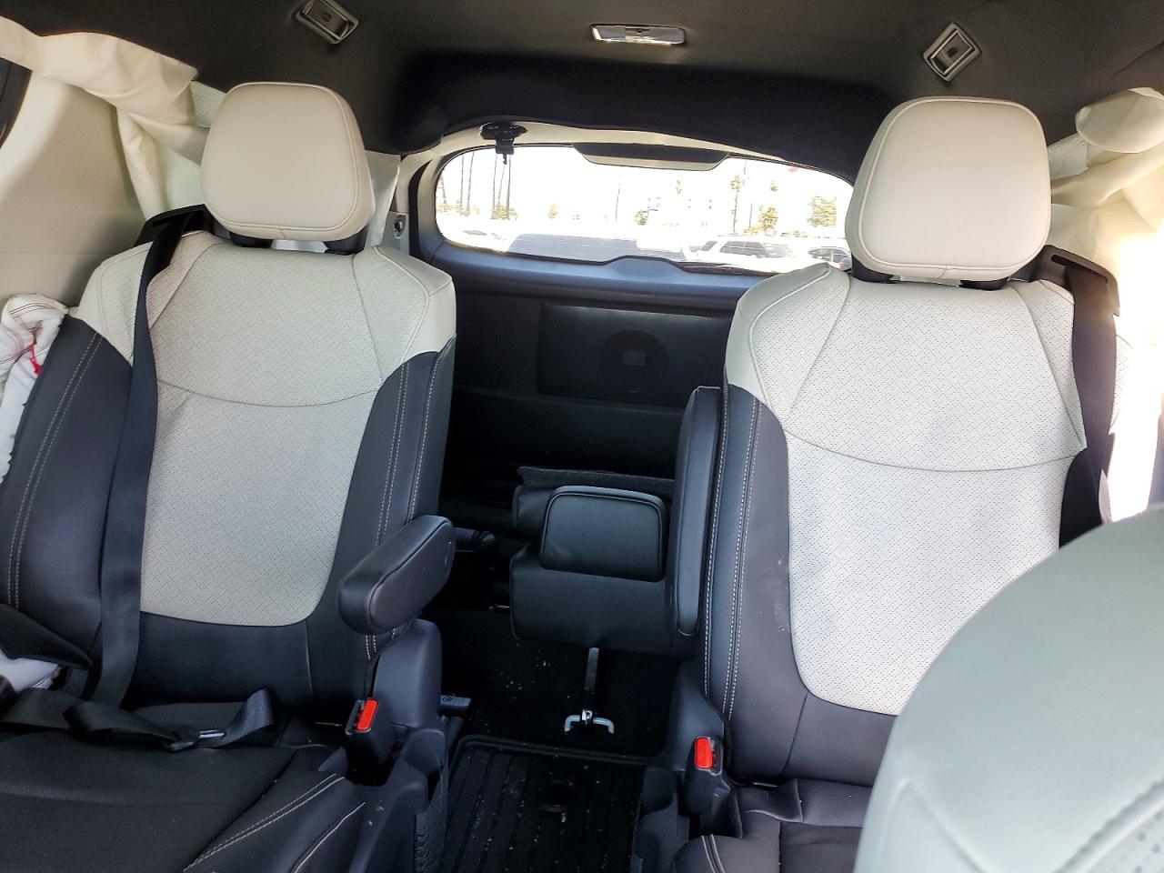Toyota Sienna Limited 7-passenger
