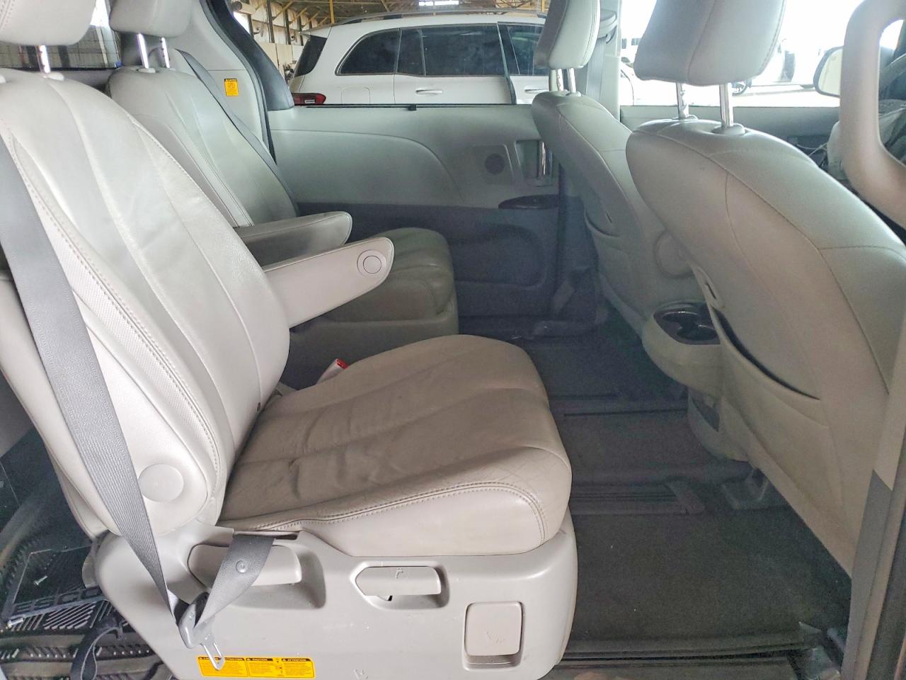 Toyota Sienna Xle 7-passenger
