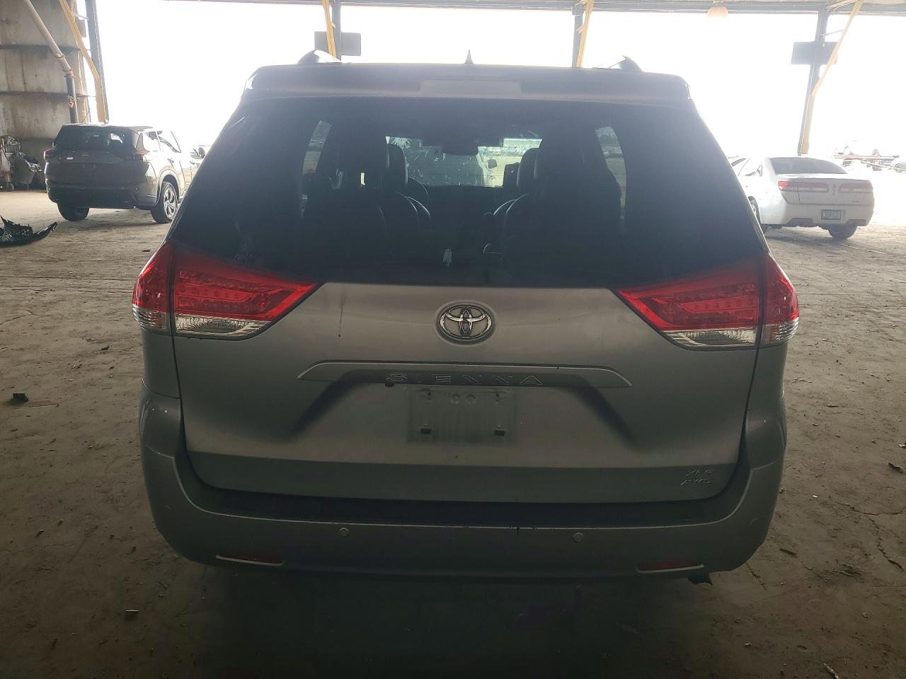 Toyota Sienna Xle 7-passenger