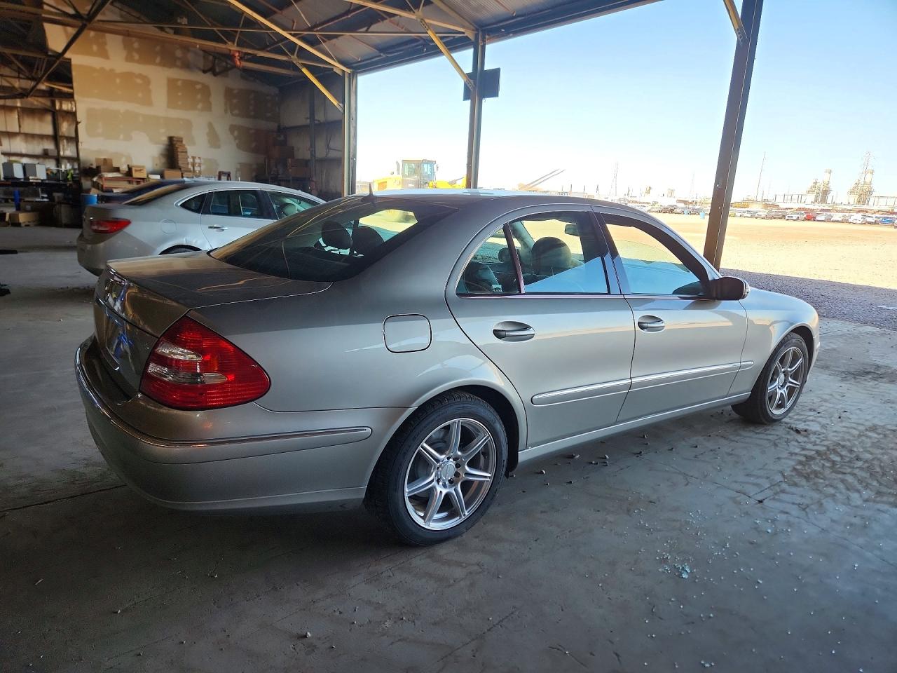 Mercedes-Benz E-Class 320
