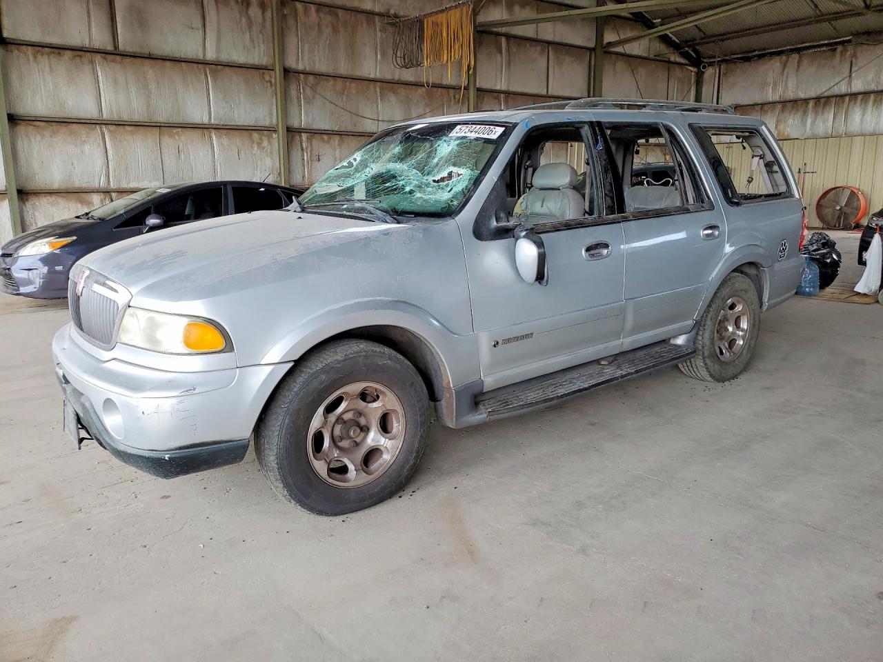 Salvage Lincoln Navigator Image