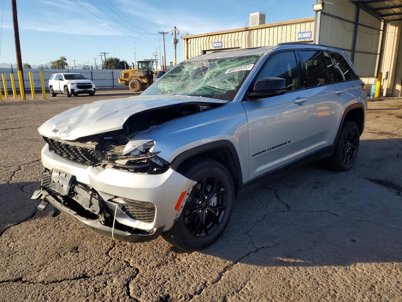 Salvage Jeep Cherokee Image