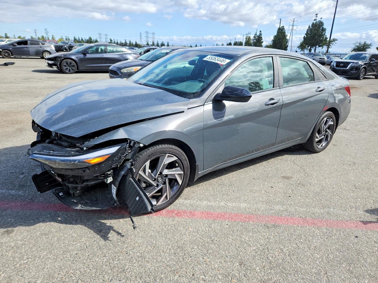 Salvage Hyundai ELANTRA Image