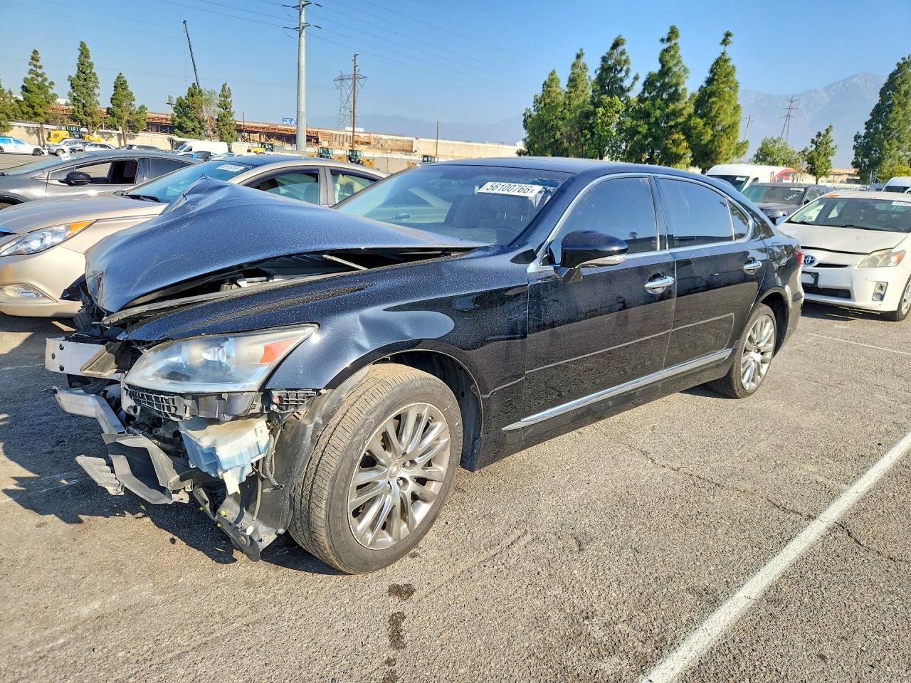 Salvage Lexus LS Image
