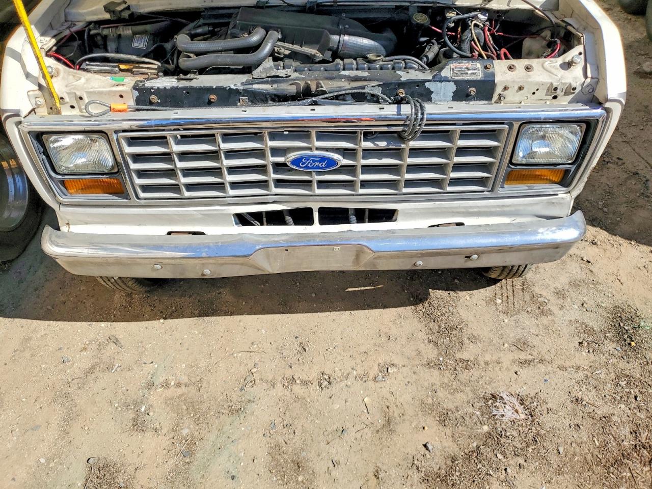Ford Econoline E350 Cutaway Van