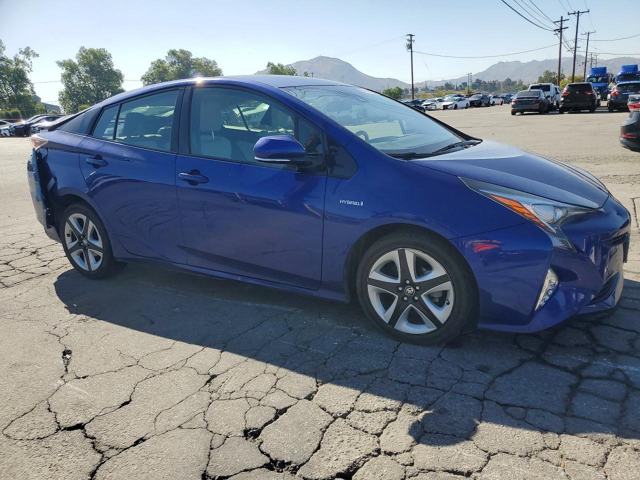 Toyota Prius Three Touring